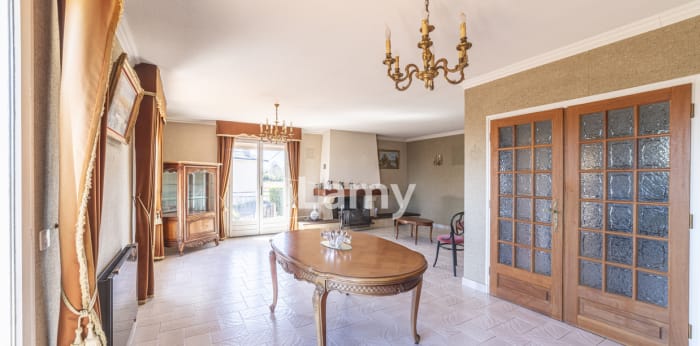 Image 4 sur 12 - Maison/villa  ·  Vente · Pommiers (69480) · 5 pièces · 144m²
