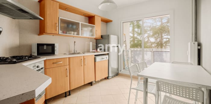 Image 3 sur 9 - Appartement  ·  Vente · Ste Foy Les Lyon (69110) · 3 pièces · 82m²