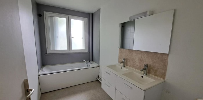 Image 6 sur 17 - Appartement  ·  Vente · Tinqueux (51430) · 6 pièces · 114m²