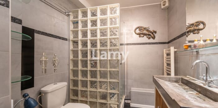Image 8 sur 9 - Appartement  ·  Vente · Paris (75011) · 3 pièces · 68m²