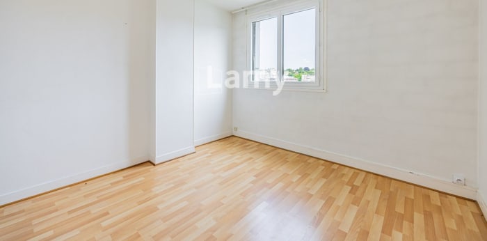 Image 12 sur 15 - Appartement  ·  Vente · Sevres (92310) · 4 pièces · 63m²