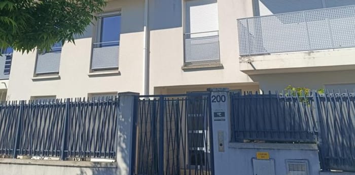Image 1 sur 11 - Appartement  ·  Vente · Fleury Merogis (91700) · 2 pièces · 40m²