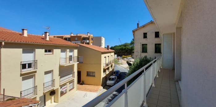 Image 2 sur 9 - Appartement  ·  Vente · Port Vendres (66660) · 3 pièces · 54m²