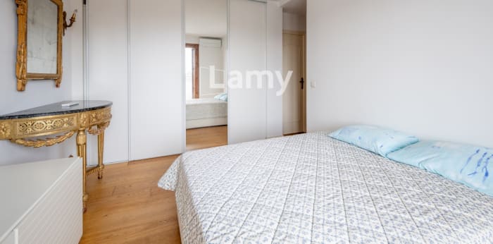 Image 9 sur 12 - Appartement  ·  Vente · Bordeaux (33000) · 3 pièces · 63m²