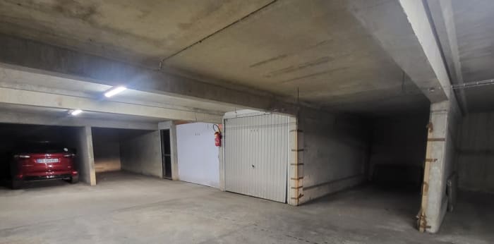Image 1 sur 3 - Parking/box  ·  Vente · Angers (49000) · 12m²