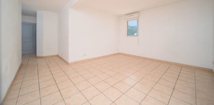 Image 2 sur 8 - Appartement  ·  Vente · Digne Les Bains (04000) · 3 pièces · 57m²