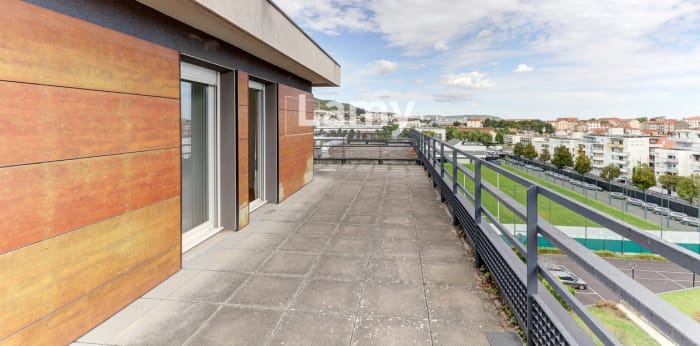 Image 1 sur 10 - Appartement  ·  Vente · Clermont Ferrand (63100) · 3 pièces · 63m²