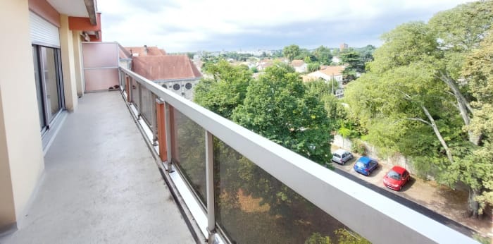 Image 1 sur 5 - Appartement  ·  Vente · Talence (33400) · 2 pièces · 47m²