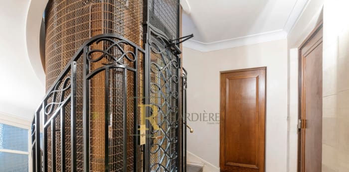 Image 9 sur 9 - Appartement  ·  Vente · Paris (75007) · 4 pièces · 111m²