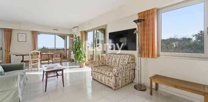 Image 8 sur 12 - Appartement  ·  Vente · Antibes (06600) · 3 pièces · 57m²