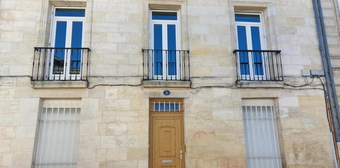 Image 1 sur 15 - Maison/villa  ·  Vente · Bordeaux (33800) · 7 pièces · 205m²