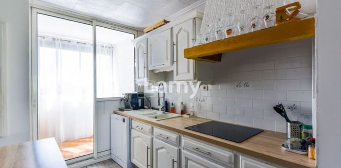 Image 5 sur 11 - Appartement  ·  Vente · Salon De Provence (13300) · 4 pièces · 84m²