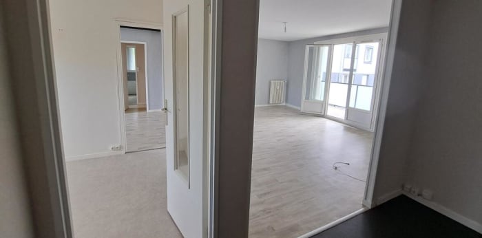 Image 13 sur 17 - Appartement  ·  Vente · Tinqueux (51430) · 6 pièces · 114m²