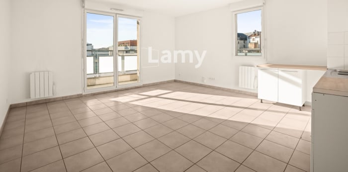 Image 3 sur 18 - Appartement  ·  Vente · Lyon 07 (69007) · 4 pièces · 74m²