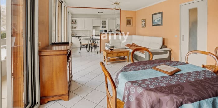 Image 4 sur 11 - Appartement  ·  Vente · Lyon (69005) · 5 pièces · 90m²