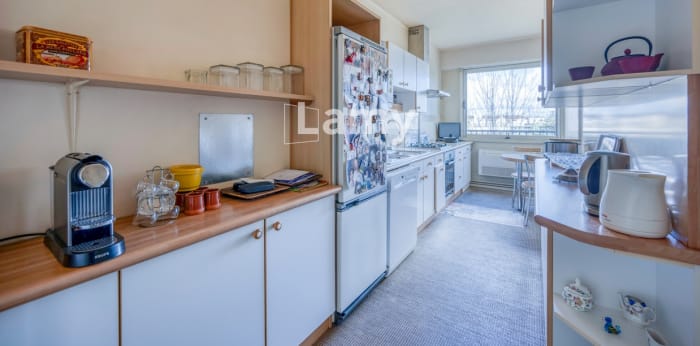 Image 2 sur 8 - Appartement  ·  Vente · Merignac (33700) · 1 pièce · 150m²