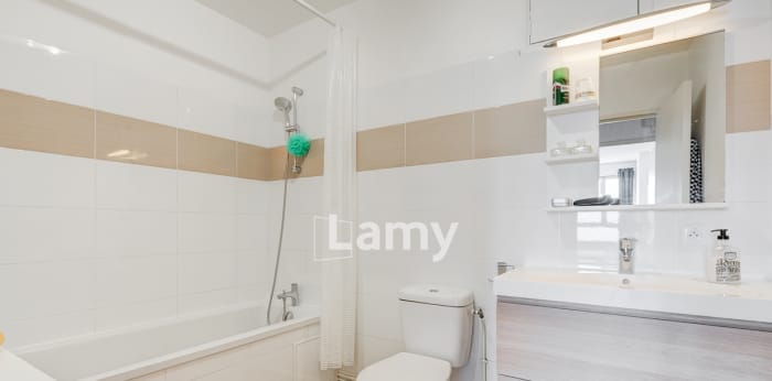 Image 14 sur 19 - Appartement  ·  Vente · Marseille (13008) · 4 pièces · 104m²