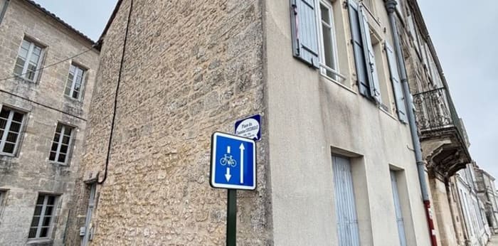 Image 1 sur 12 - Immeuble  ·  Vente · Angouleme (16000) · 89m²