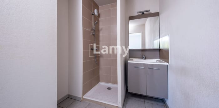 Image 7 sur 8 - Appartement  ·  Vente · Frouzins (31270) · 2 pièces · 43m²