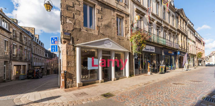 Image 1 sur 11 - Immeuble  ·  Vente · Lannion (22300) · 167m²