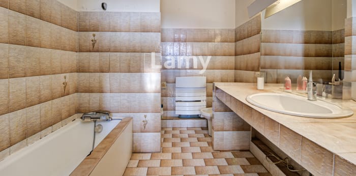 Image 9 sur 11 - Appartement  ·  Vente · Nice (06100) · 5 pièces · 138m²