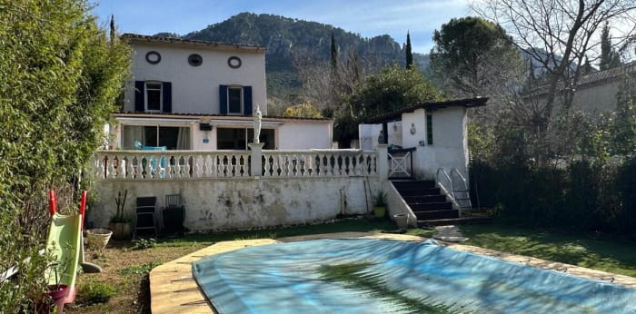 Image 2 sur 18 - Maison/villa  ·  Vente · Toulon (83200) · 5 pièces · 110m²
