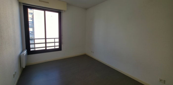 Image 6 sur 10 - Appartement  ·  Vente · Bordeaux (33200) · 3 pièces · 69m²