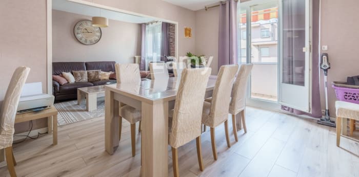 Image 1 sur 10 - Appartement  ·  Vente · Besancon (25000) · 5 pièces · 84m²