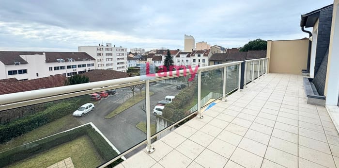 Image 2 sur 6 - Appartement  ·  Vente · Limoges (87000) · 5 pièces · 128m²