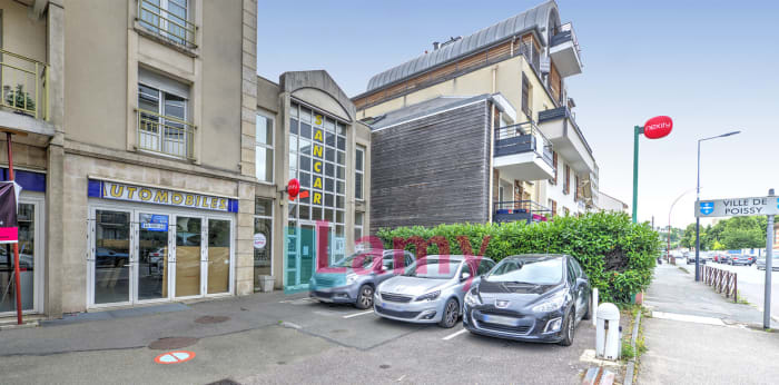 Image 1 sur 13 - Bureaux  ·  Vente · Poissy (78300) · 1 pièce · 160m²