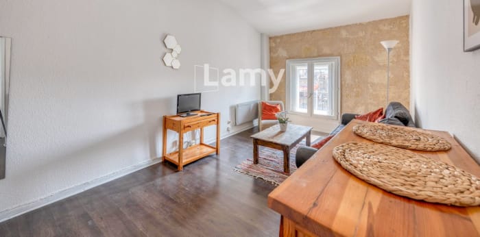 Image 1 sur 8 - Appartement  ·  Vente · Bordeaux (33000) · 3 pièces · 55m²