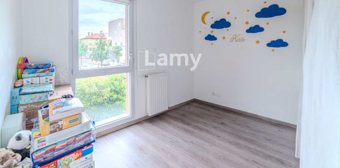 Image 8 sur 12 - Appartement  ·  Vente · Sathonay Camp (69580) · 3 pièces · 61m²