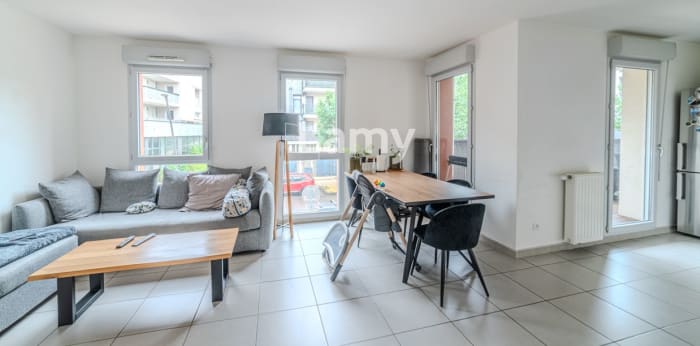 Image 3 sur 12 - Appartement  ·  Vente · Sathonay Camp (69580) · 3 pièces · 61m²