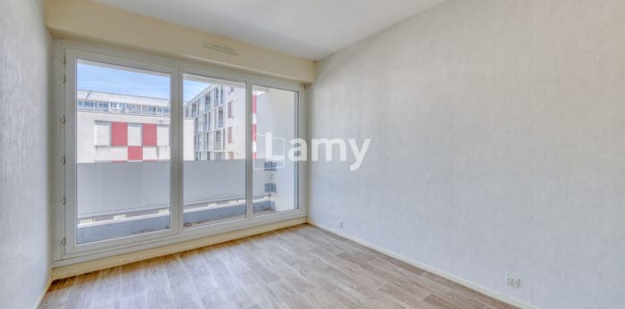 Image 1 sur 14 - Appartement  ·  Vente · Lormont (33310) · 3 pièces · 66m²
