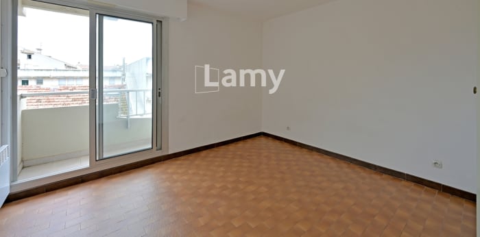 Image 4 sur 6 - Appartement  ·  Vente · Nimes (30900) · 2 pièces · 35m²