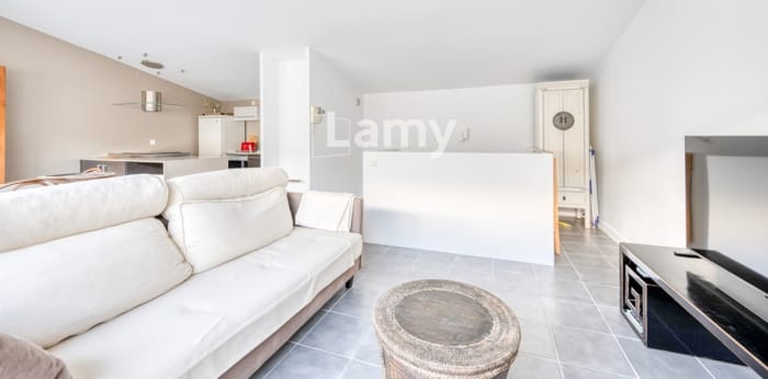 Image 9 sur 20 - Appartement  ·  Vente · Bordeaux (33300) · 4 pièces · 80m²