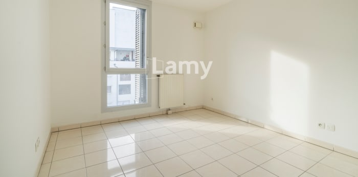 Image 9 sur 10 - Appartement  ·  Vente · Marseille 02 (13002) · 3 pièces · 60m²