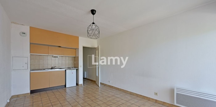 Image 1 sur 8 - Appartement  ·  Vente · Nimes (30000) · 25m²