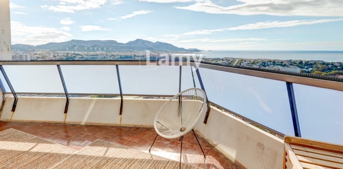 Image 2 sur 19 - Appartement  ·  Vente · Marseille (13008) · 4 pièces · 104m²