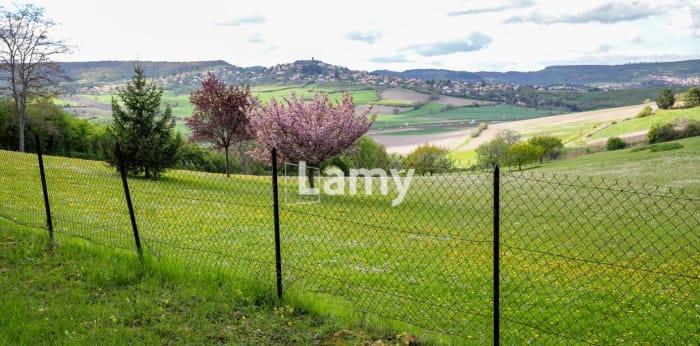 Image 1 sur 9 - Terrain  ·  Vente · Veyre Monton (63960) · 1105m²