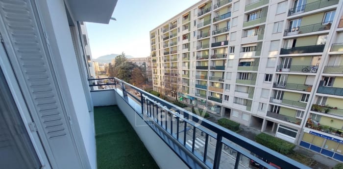 Image 6 sur 11 - Appartement  ·  Location · Grenoble (38100) · 3 pièces · 71m²