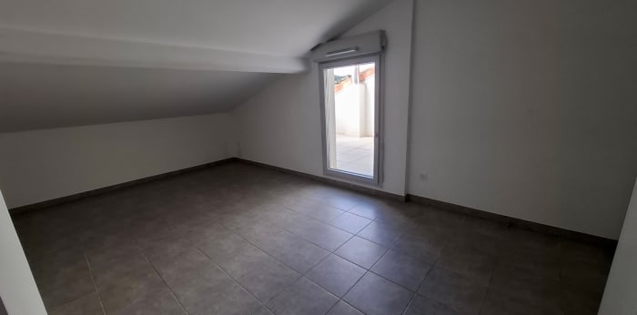 Image 10 sur 13 - Appartement  ·  Location · Marseille (13011) · 3 pièces · 65m²
