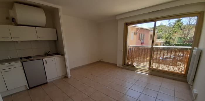 Image 1 sur 9 - Appartement  ·  Location · Marseille (13010) · 1 pièce · 24m²