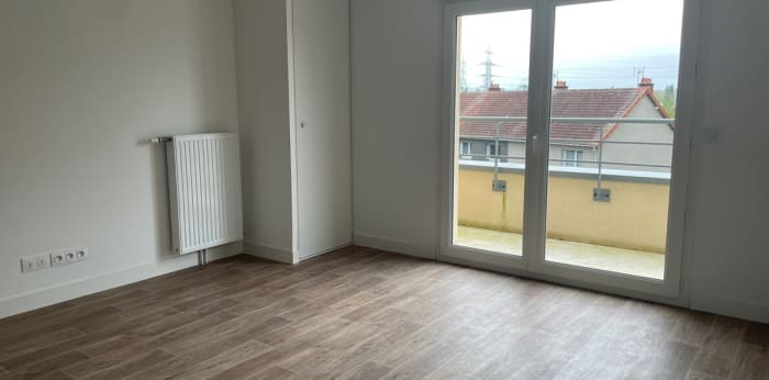 Image 2 sur 9 - Appartement  ·  Location · Grand Couronne (76530) · 2 pièces · 45m²