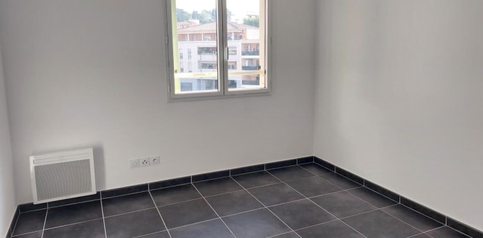 Image 2 sur 12 - Appartement  ·  Location · Vallauris (06220) · 2 pièces · 46m²