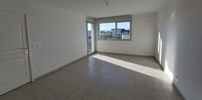 Image 2 sur 12 - Appartement  ·  Location · Villefranche Sur Saone (69400) · 2 pièces · 42m²