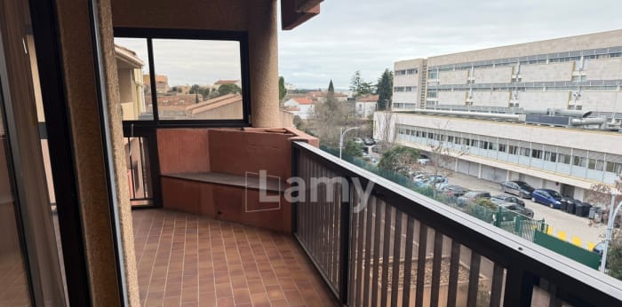 Image 1 sur 15 - Appartement  ·  Location · Salon De Provence (13300) · 3 pièces · 73m²