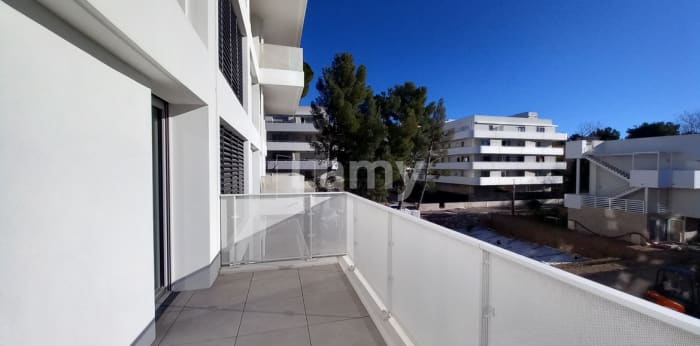 Image 1 sur 11 - Appartement  ·  Location · Marseille (13010) · 4 pièces · 81m²