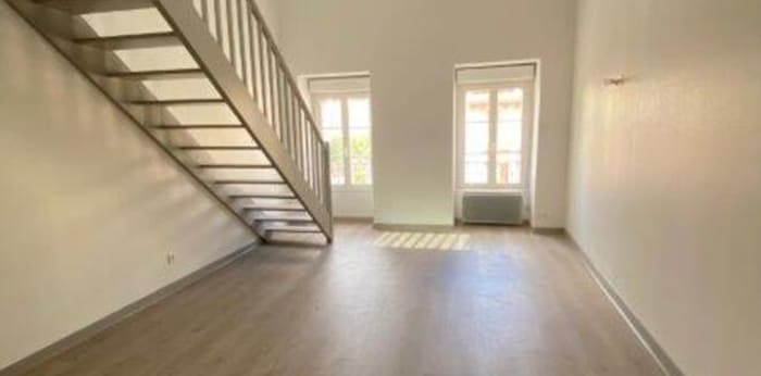 Image 1 sur 6 - Appartement  ·  Location · Villefranche Sur Saone (69400) · 1 pièce · 42m²