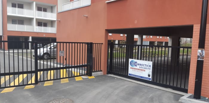 Image 1 sur 3 - Parking/box  ·  Location · Roubaix (59100) · 10m²